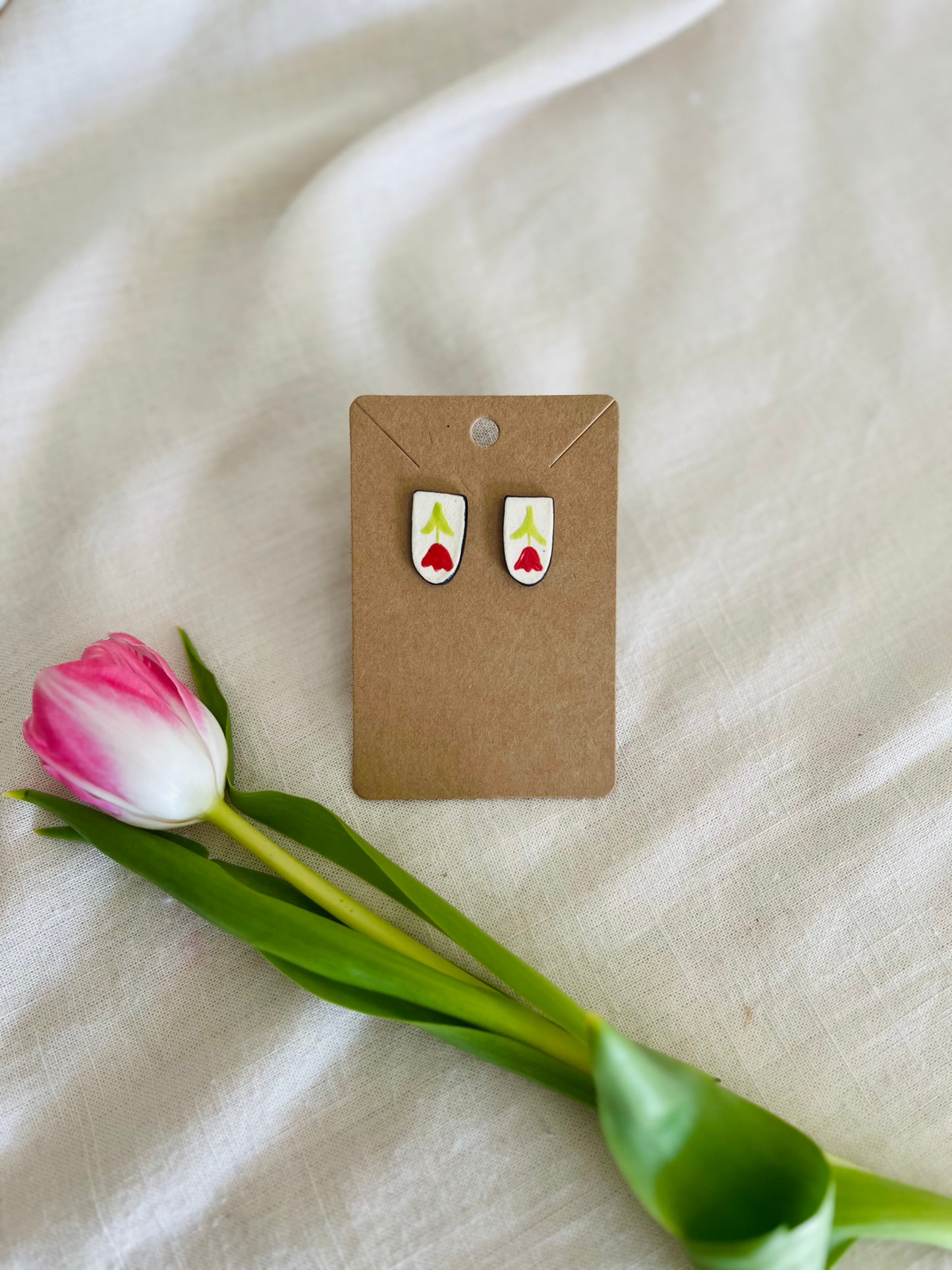 Earrings: studs