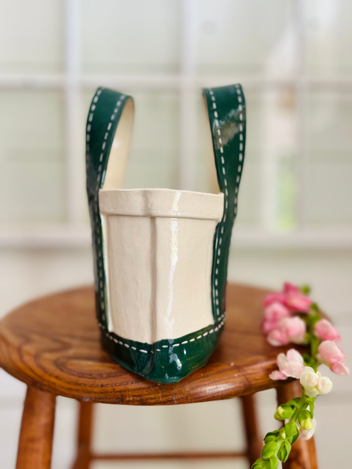 Tote Bag Vase: medium green
