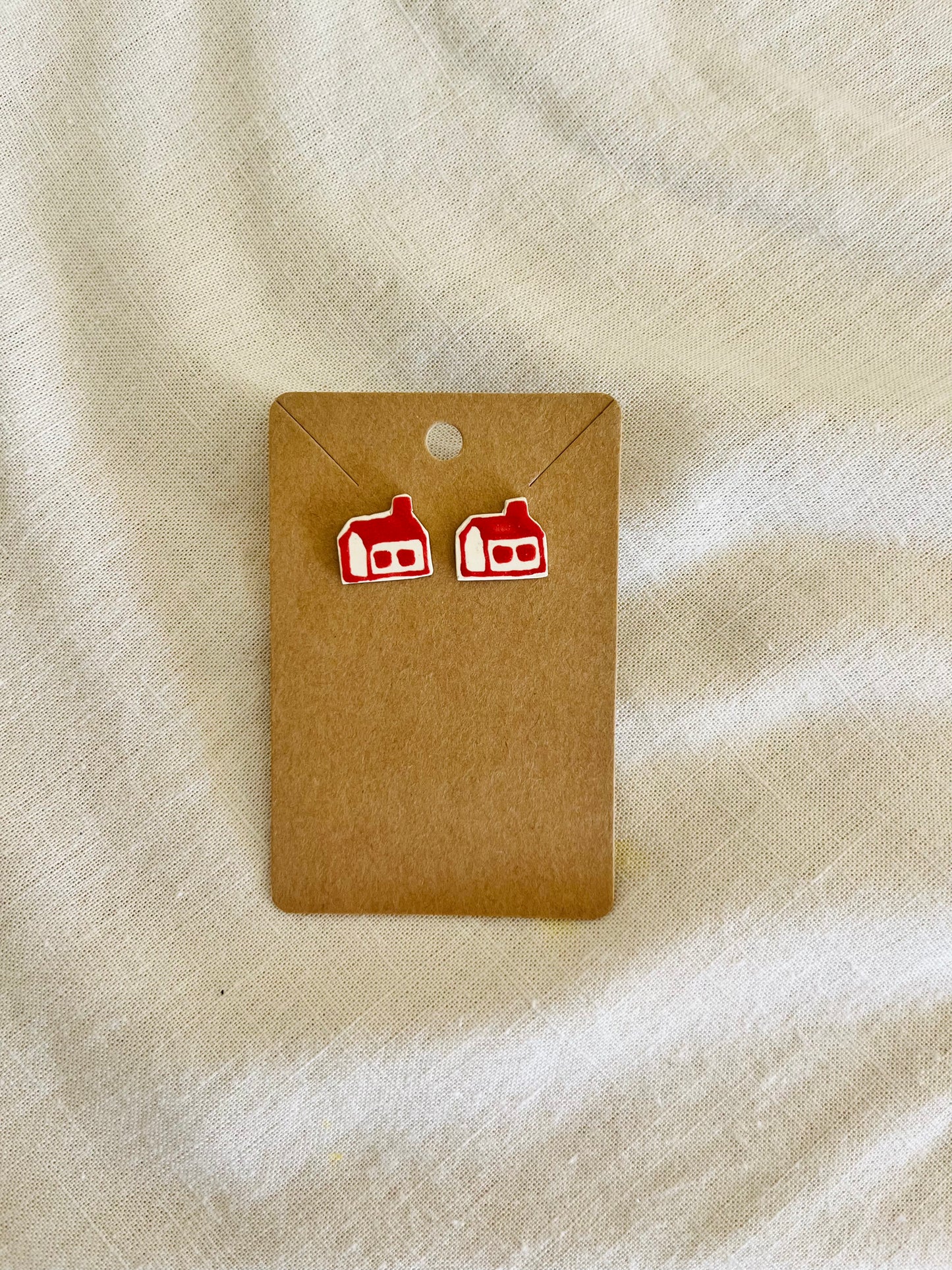 Earrings: studs