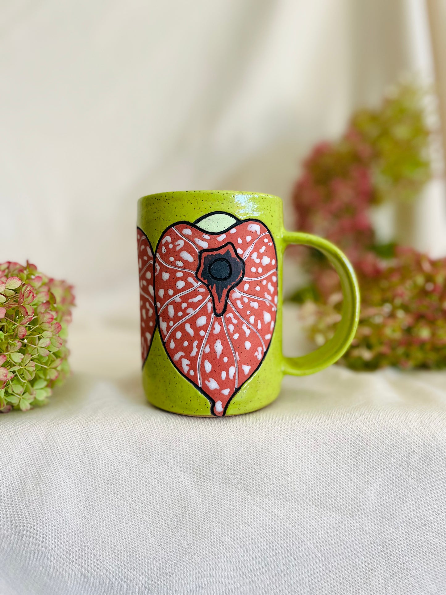Pelican Flower Mug: green
