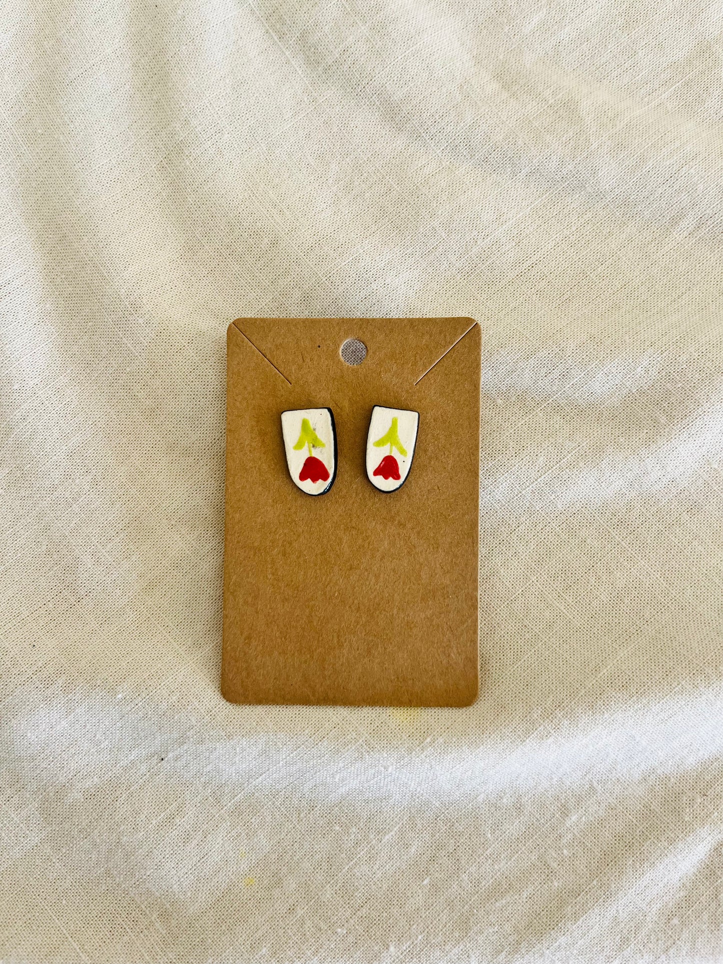 Earrings: studs