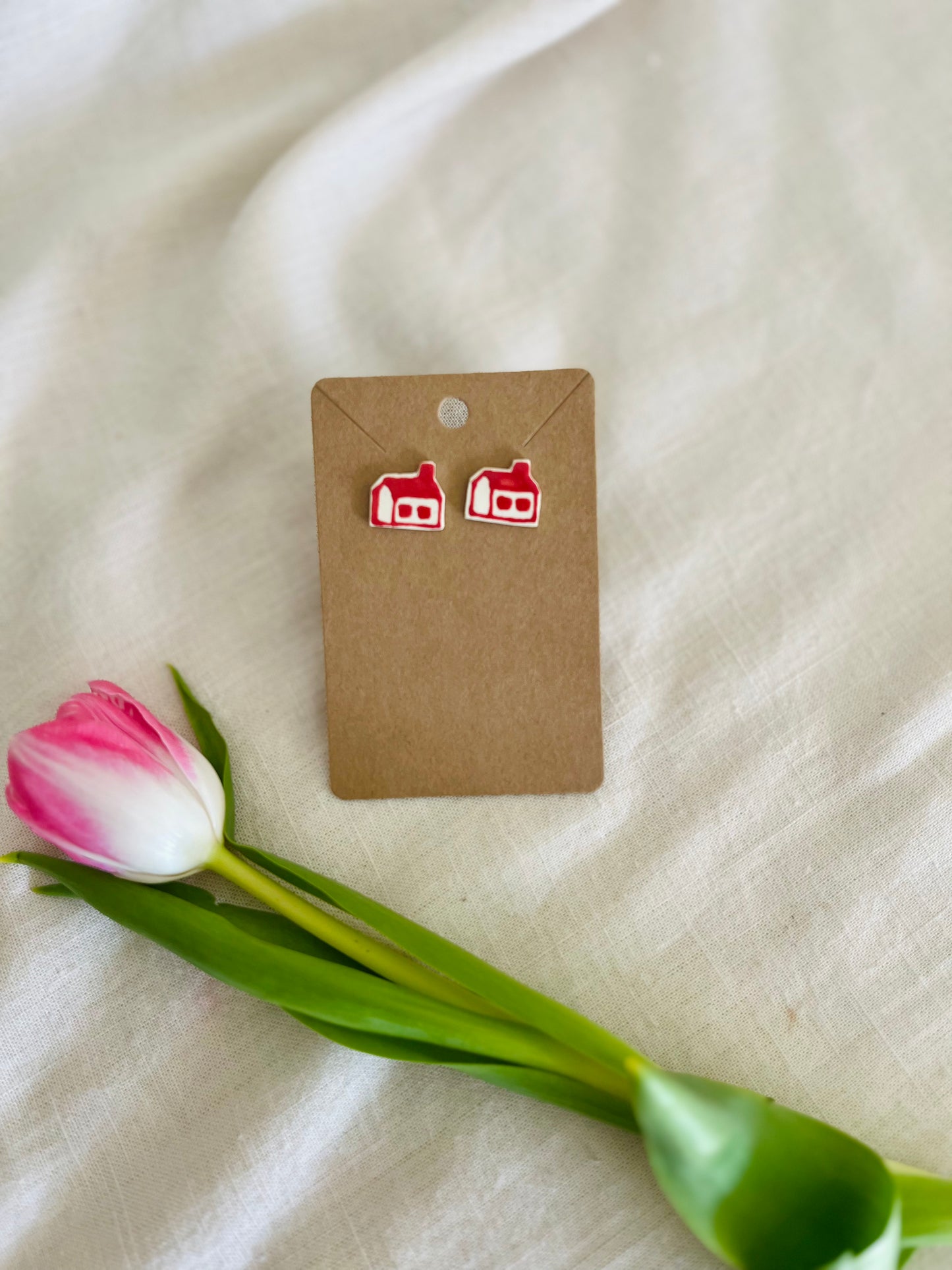 Earrings: studs