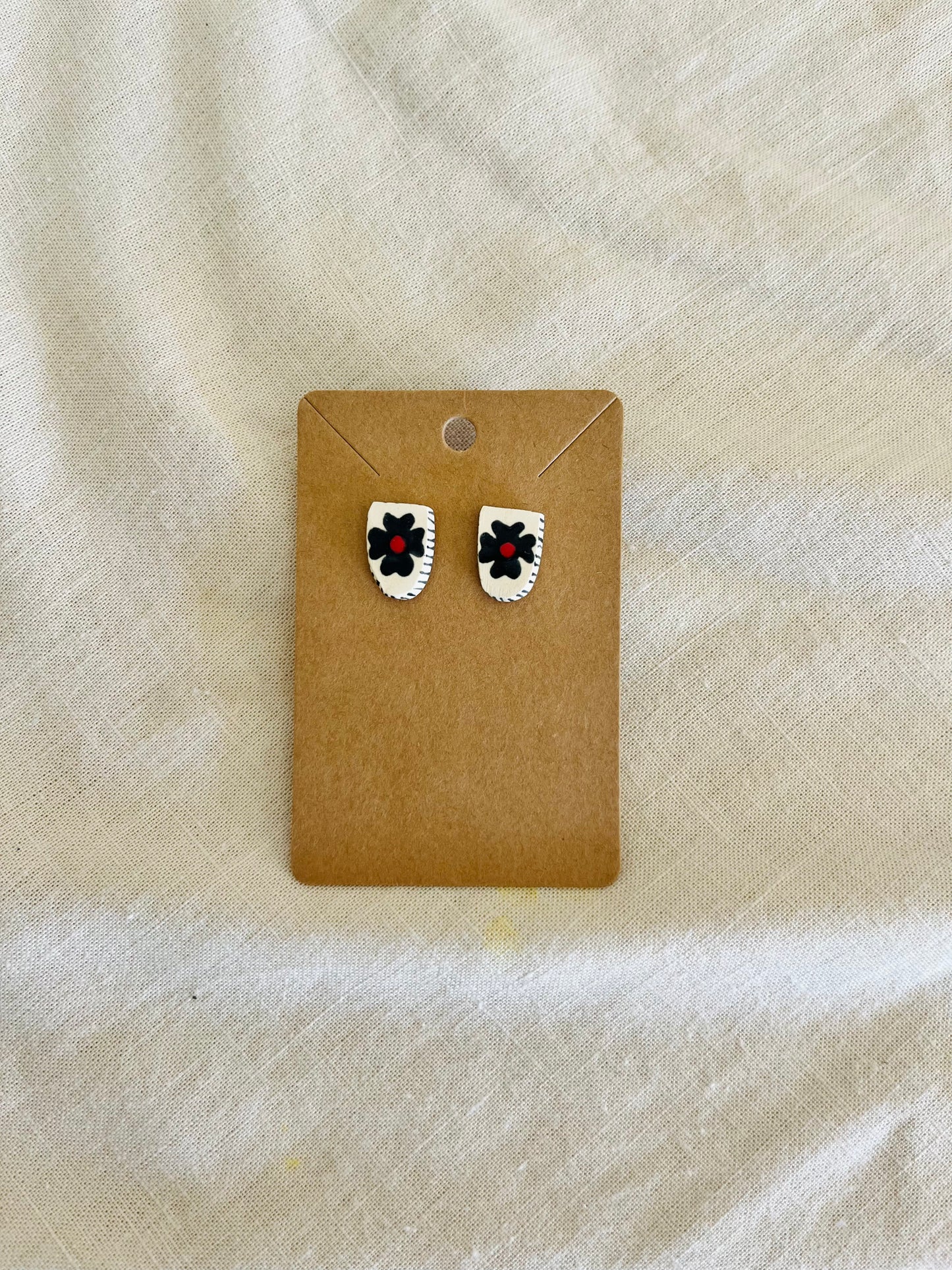 Earrings: studs
