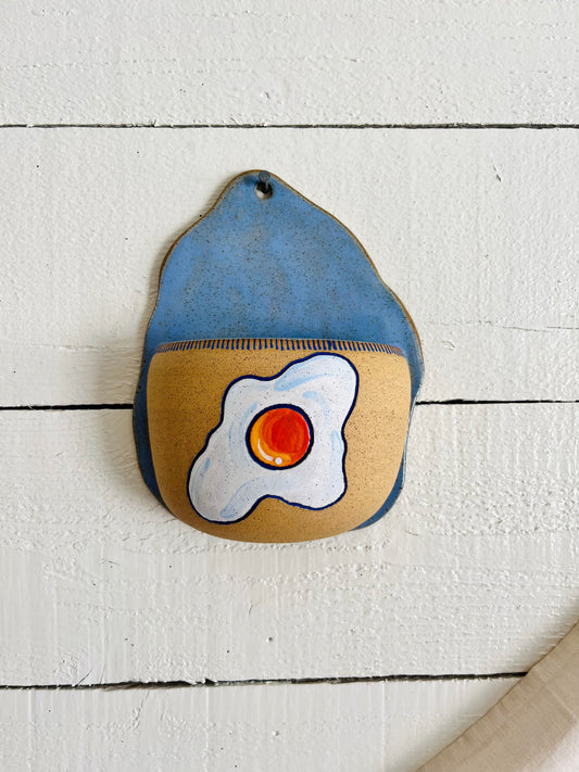 Wall Hanging Planter: Egg