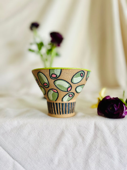 Cocktail Cup: olives