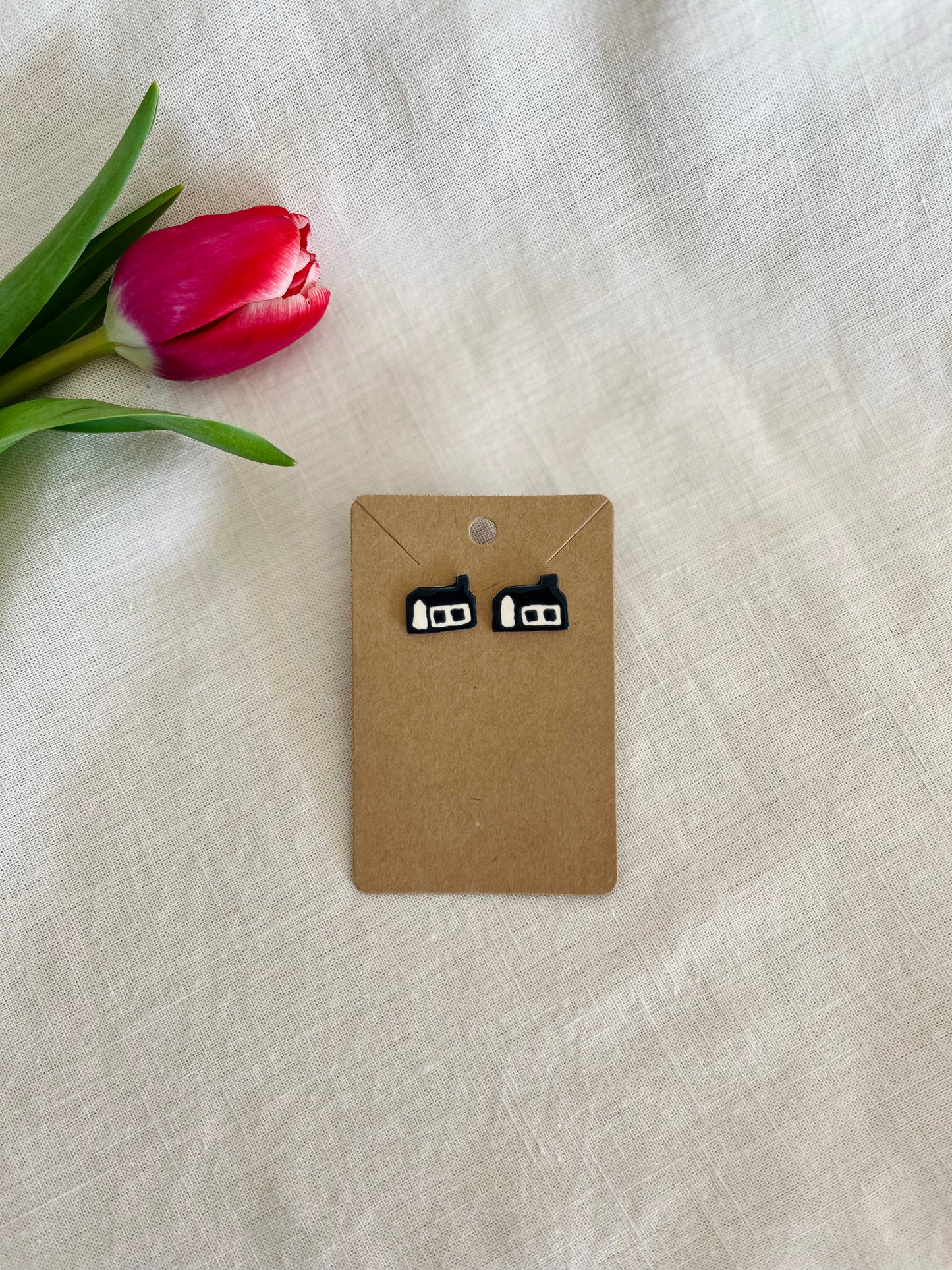 Earrings: houses (stud)